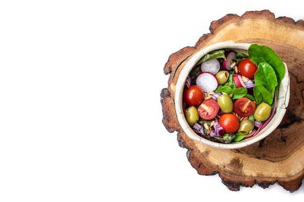 Talerz z kolorowymi składnikami